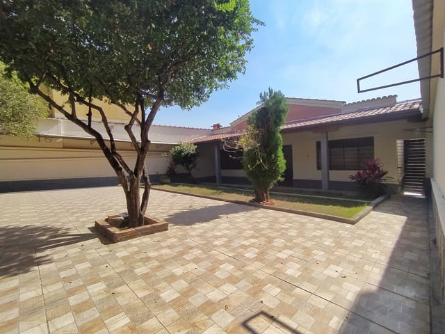 Foto do Casa - Casa plana com 03 quartos, jardim e 02 banheiros, 04 vagas cobertas, Bairro Planalto, Belo Horizonte | Deltalar Imóveis
