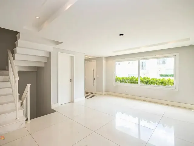 Casa à venda, no bairro Santo Inácio em Curitiba