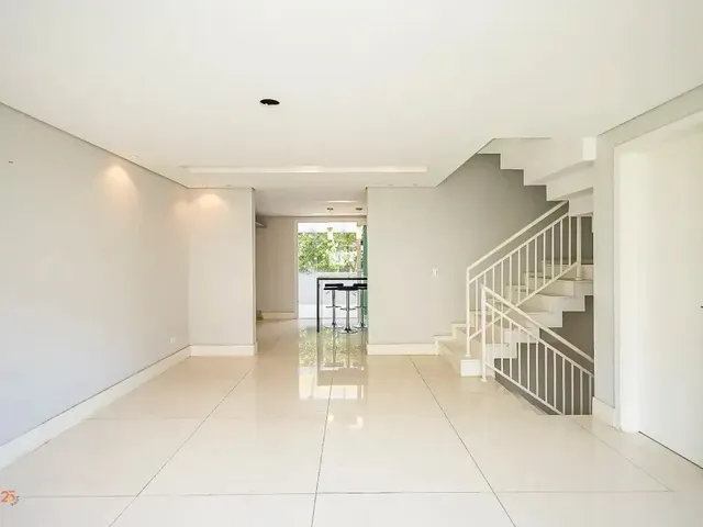 Casa à venda, no bairro Santo Inácio em Curitiba