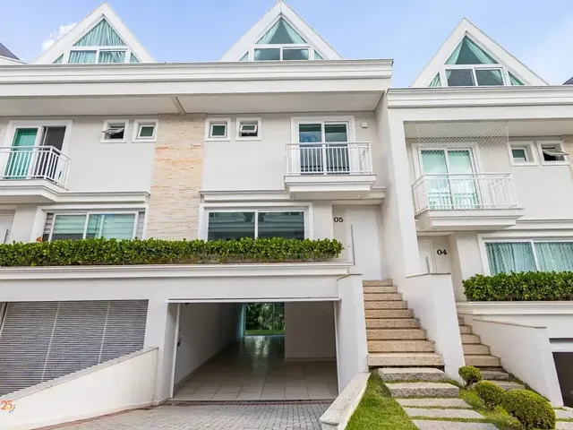Casa à venda, no bairro Santo Inácio em Curitiba