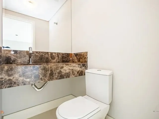 Casa à venda, no bairro Santo Inácio em Curitiba