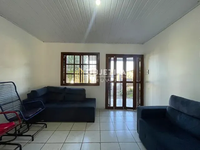 Casa 2 quartos e 2 banheiros, para alugar, no bairro Canudos em Novo Hamburgo