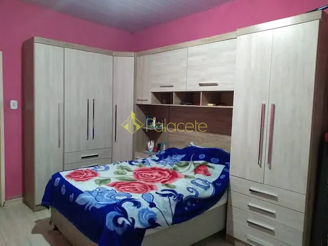 Casa com 250m² 3 quartos e 1 banheiro, à venda, no bairro Parque Senhor do Bonfim em Taubaté