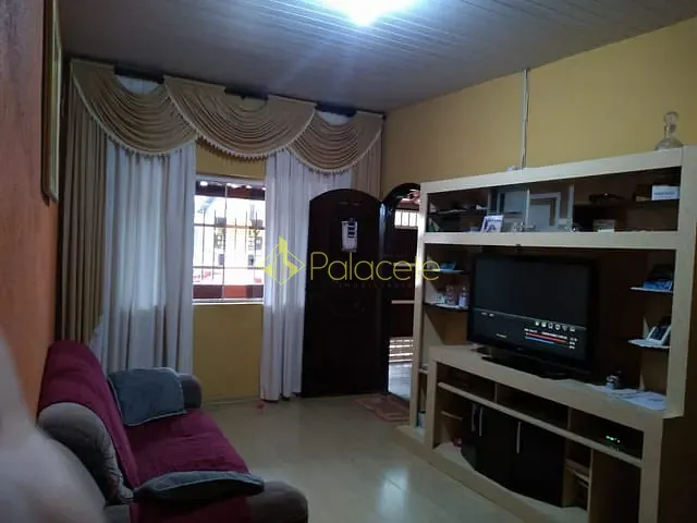 Casa com 250m² 3 quartos e 1 banheiro, à venda, no bairro Parque Senhor do Bonfim em Taubaté