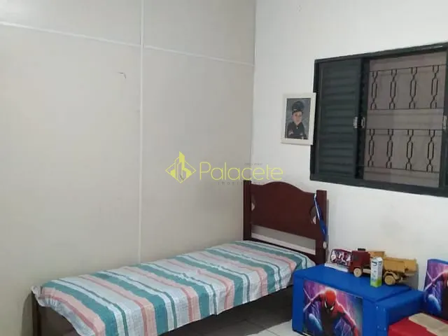 Casa com 250m² 3 quartos e 1 banheiro, à venda, no bairro Parque Senhor do Bonfim em Taubaté