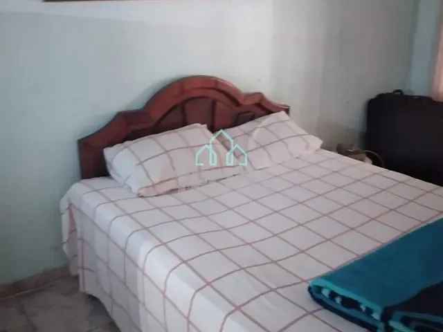 Casa 1 quarto e 1 banheiro, à venda, no bairro Parque São Cristóvão em Taubaté