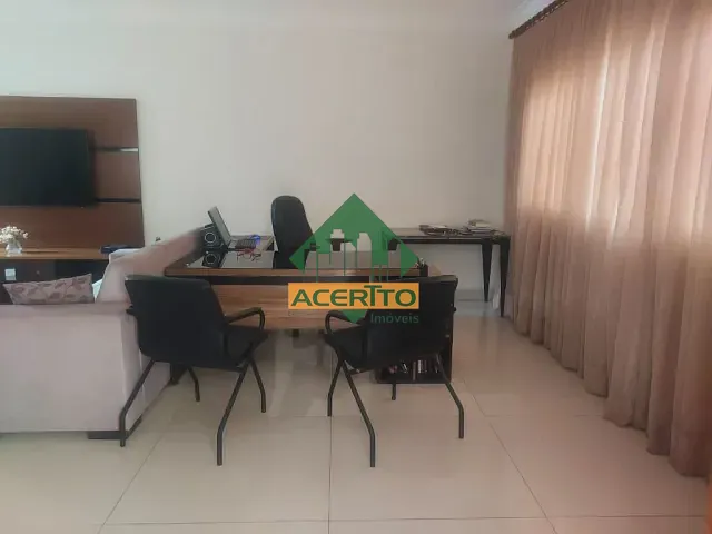 Casa com 250m² 3 quartos e 3 banheiros, à venda, no bairro Jardim Nova Yorque em Araçatuba
