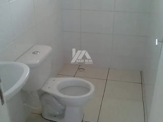 Casa com 191m² 2 quartos e 1 banheiro, à venda, no bairro Cara-Cara em Ponta Grossa