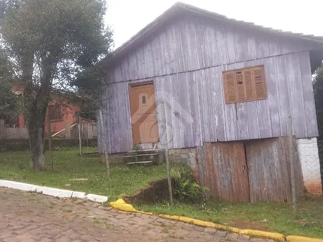 Casa 3 quartos e 1 banheiro, à venda, no bairro Centro em Fazenda Vilanova