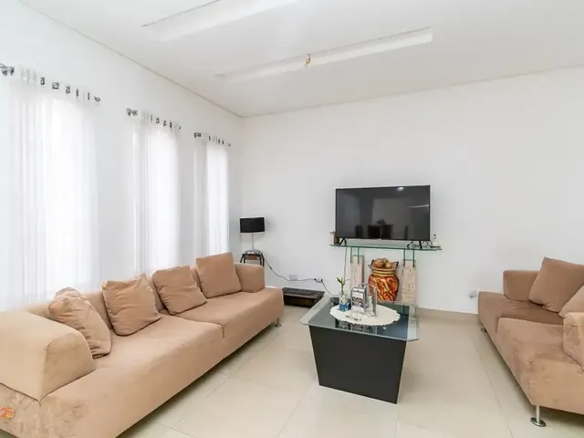 Casa 3 quartos e 3 banheiros, à venda, no bairro Guaíra em Curitiba