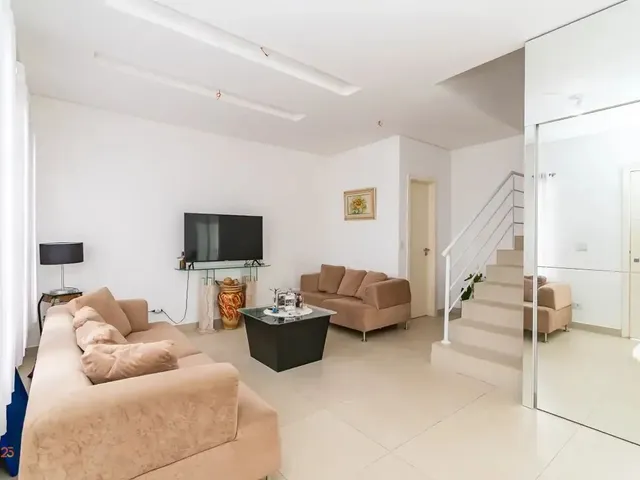 Casa 3 quartos e 3 banheiros, à venda, no bairro Guaíra em Curitiba