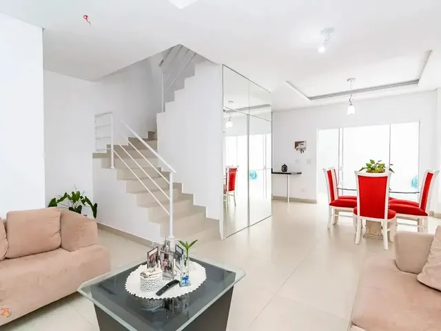 Casa 3 quartos e 3 banheiros, à venda, no bairro Guaíra em Curitiba