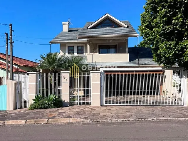 Casa 3 quartos e 3 banheiros, à venda, no bairro Petrópolis em Novo Hamburgo