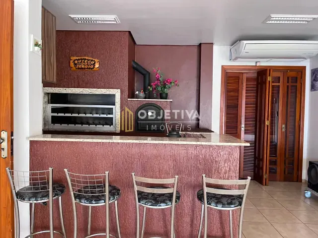 Casa 3 quartos e 3 banheiros, à venda, no bairro Petrópolis em Novo Hamburgo