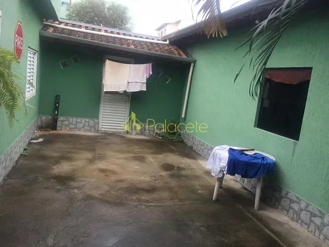 Casa com 250m² 4 quartos e 1 banheiro, à venda, no bairro Parque Santo Antônio em Taubaté