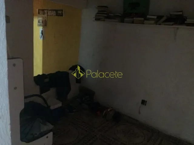 Casa com 250m² 4 quartos e 1 banheiro, à venda, no bairro Parque Santo Antônio em Taubaté