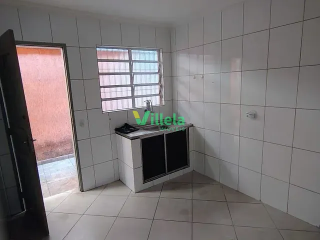 Casa 4 quartos e 2 banheiros, à venda, no bairro Vila Figueira em Suzano