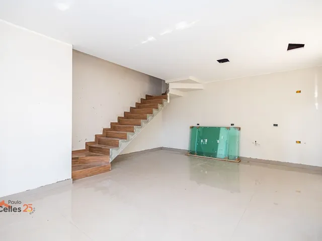 Casa 2 quartos e 2 banheiros, à venda, no bairro Pilarzinho em Curitiba