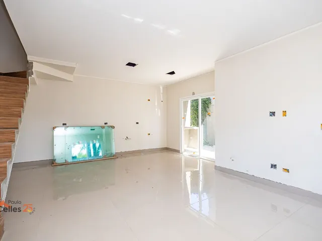 Casa 2 quartos e 2 banheiros, à venda, no bairro Pilarzinho em Curitiba