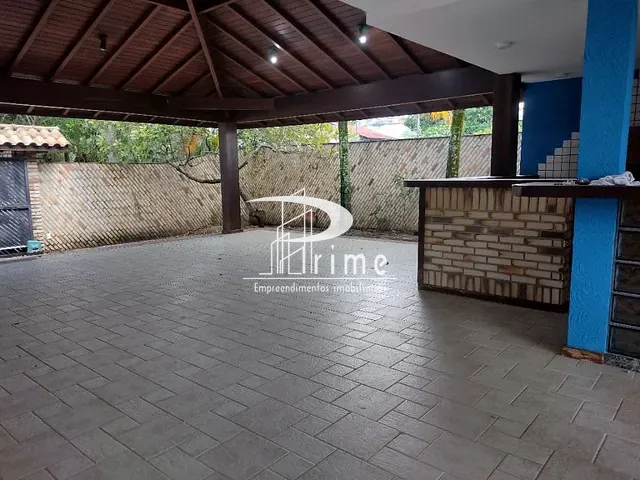 Casa com 1007m² 5 quartos e 8 banheiros, à venda, no bairro Camboinhas em Niterói