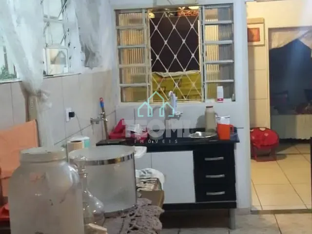 Casa com 400m² 4 quartos e 1 banheiro, à venda, no bairro Estiva em Taubaté