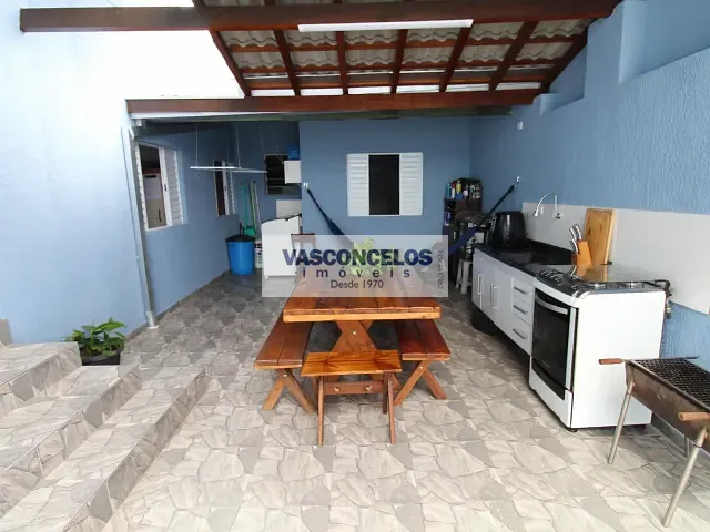 Casa com 180m² 4 quartos e 3 banheiros, para alugar, no bairro Jardim Santa Rosa em São José dos Campos
