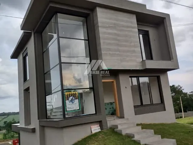 Casa 3 quartos e 3 banheiros, à venda, no bairro Contorno em Ponta Grossa