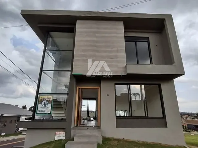 Casa 3 quartos e 3 banheiros, à venda, no bairro Contorno em Ponta Grossa