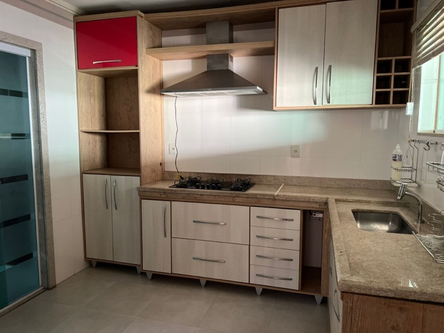 Casa com 192m² 3 quartos e 3 banheiros, à venda, no bairro Parque Rosário em Campos dos Goytacazes