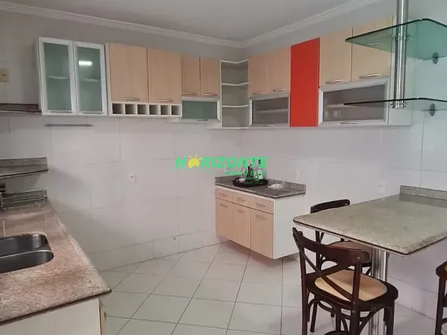 Casa com 262m² 4 quartos e 4 banheiros, à venda, no bairro Urbanova em São José dos Campos