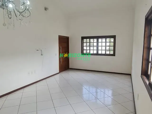 Casa com 262m² 4 quartos e 4 banheiros, à venda, no bairro Urbanova em São José dos Campos