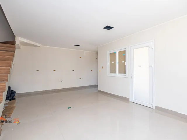 Casa 3 quartos e 3 banheiros, à venda, no bairro Pilarzinho em Curitiba