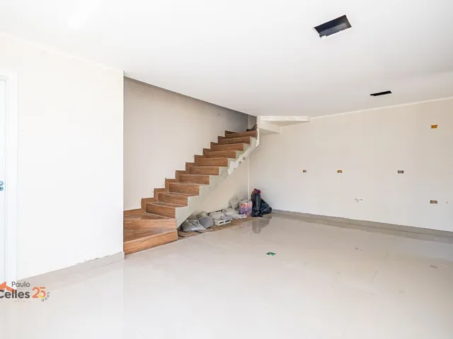 Casa 3 quartos e 3 banheiros, à venda, no bairro Pilarzinho em Curitiba