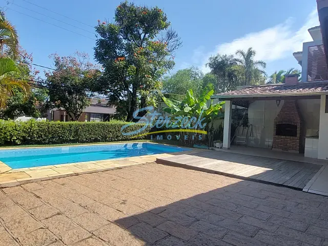 Casa 3 quartos e 4 banheiros, para alugar, no bairro Marambaia em Vinhedo