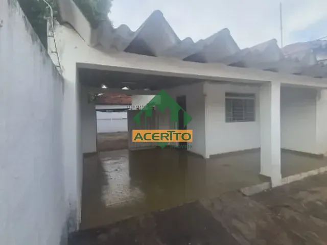 Casa com 223m² 2 quartos e 1 banheiro, à venda, no bairro Vila Carvalho em Araçatuba