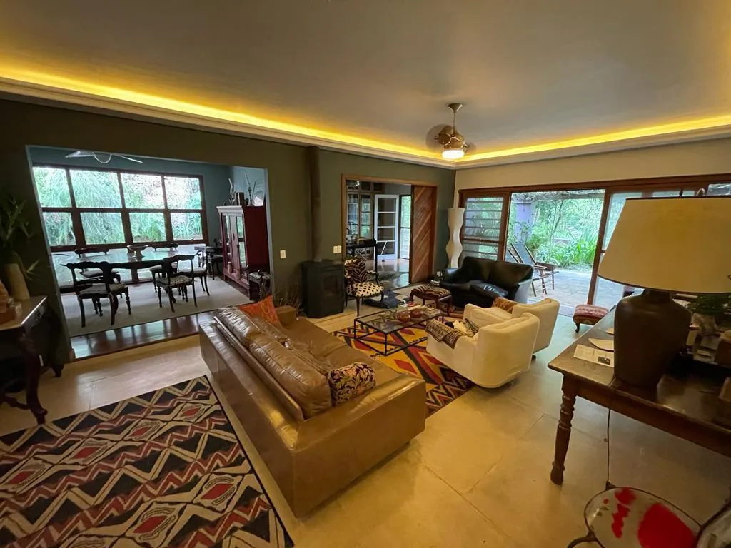 Casa para venda em Real Parque com 2 quartos, sendo 2 suítes, 293m²