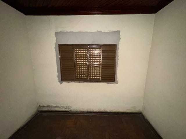 Casa com 508m² 8 quartos e 3 banheiros, à venda, no bairro Parque São Benedito em Pindamonhangaba