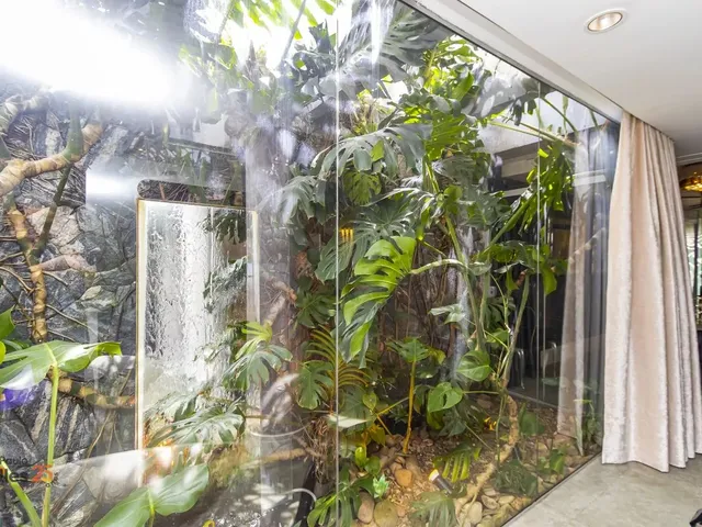 Casa 3 quartos e 4 banheiros, à venda, no bairro Batel em Curitiba