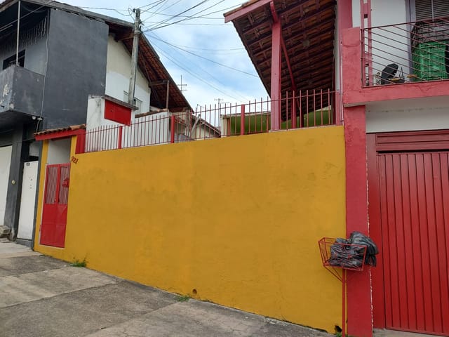 Casa com 340m² 1 quarto e 1 banheiro, à venda, no bairro Maria Áurea em Pindamonhangaba