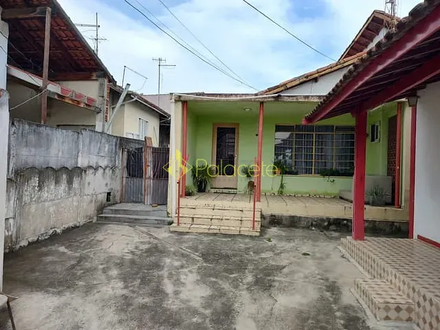 Casa com 340m² 1 quarto e 1 banheiro, à venda, no bairro Maria Áurea em Pindamonhangaba