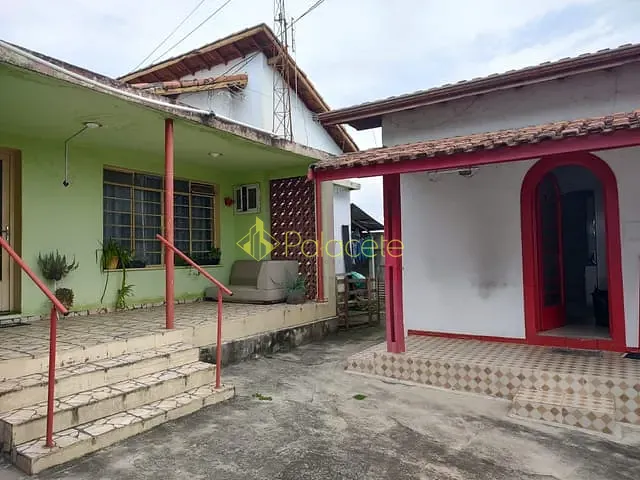 Casa com 340m² 1 quarto e 1 banheiro, à venda, no bairro Maria Áurea em Pindamonhangaba