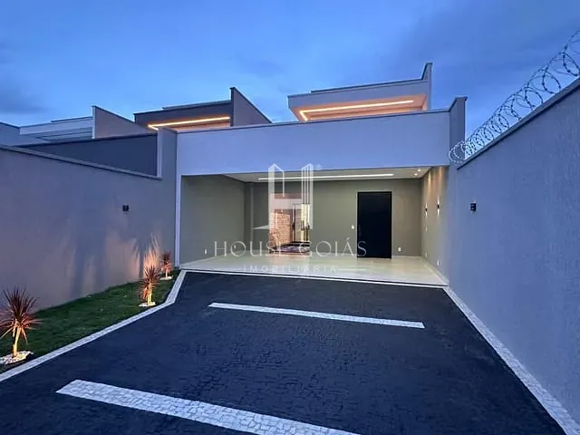 Casa com 295m² 3 quartos e 4 banheiros, à venda, no bairro Parque João Braz - Cidade Industrial em Goiânia