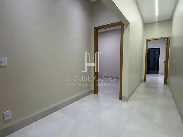 Casa com 295m² 3 quartos e 4 banheiros, à venda, no bairro Parque João Braz - Cidade Industrial em Goiânia