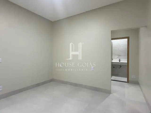 Casa com 295m² 3 quartos e 4 banheiros, à venda, no bairro Parque João Braz - Cidade Industrial em Goiânia