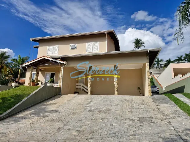 Casa com 1000m² 4 quartos e 4 banheiros, à venda, no bairro Marambaia em Vinhedo