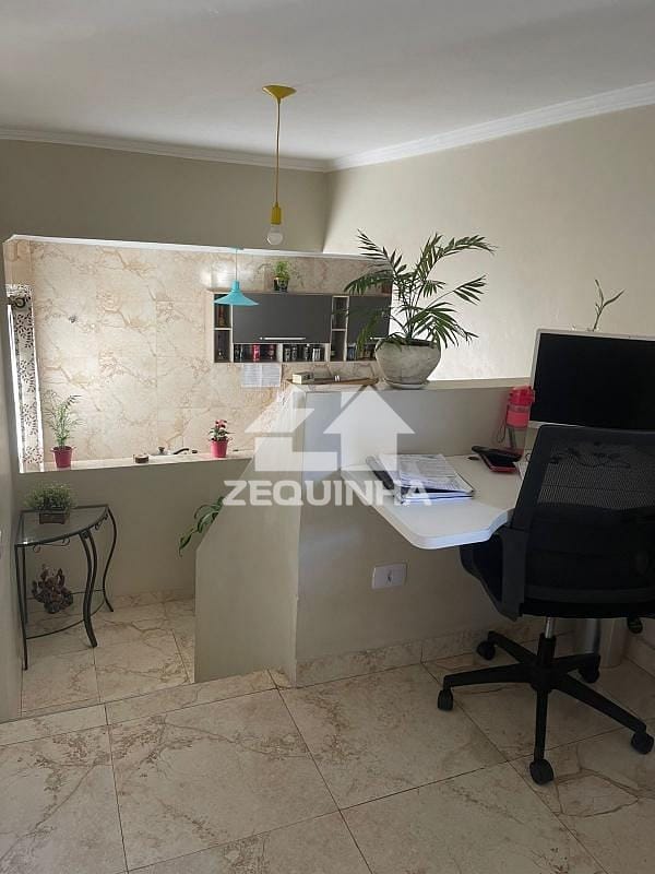 Casa para alugar com 2 quartos, 80m² - Foto 7
