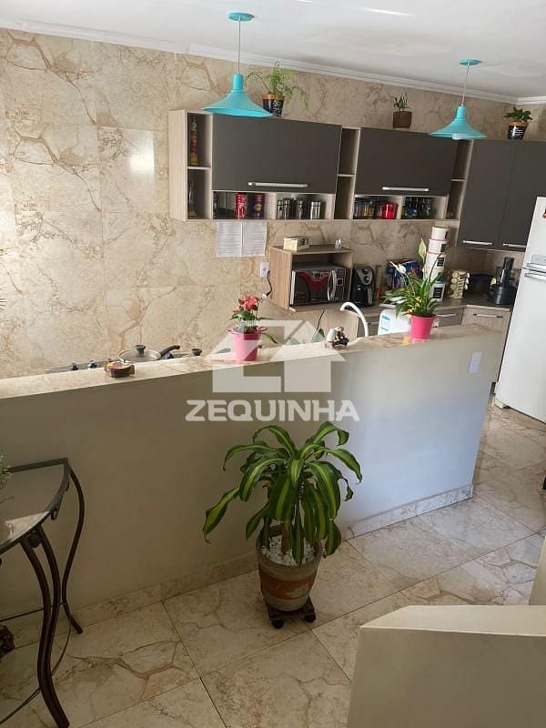 Casa para alugar com 2 quartos, 80m² - Foto 10