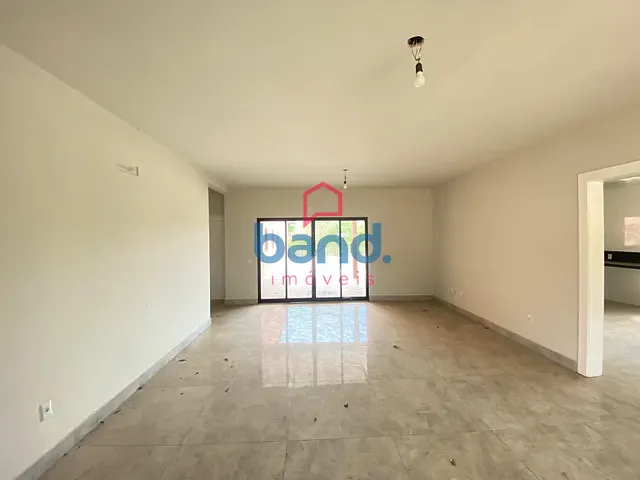 Casa 3 quartos e 5 banheiros, à venda, no bairro Portal dos Bandeirantes II em Porto Feliz