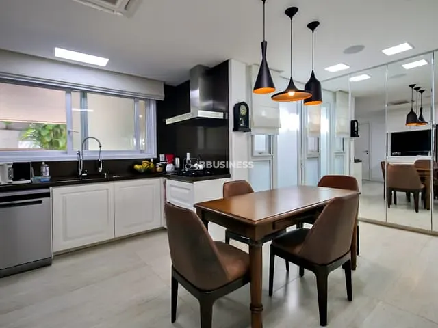 Casa com 540m² 4 quartos e 4 banheiros, à venda, no bairro Tristeza em Porto Alegre