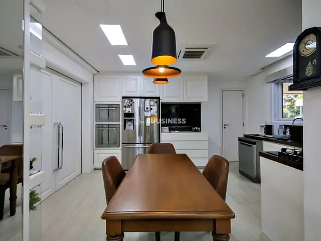 Casa com 540m² 4 quartos e 4 banheiros, à venda, no bairro Tristeza em Porto Alegre